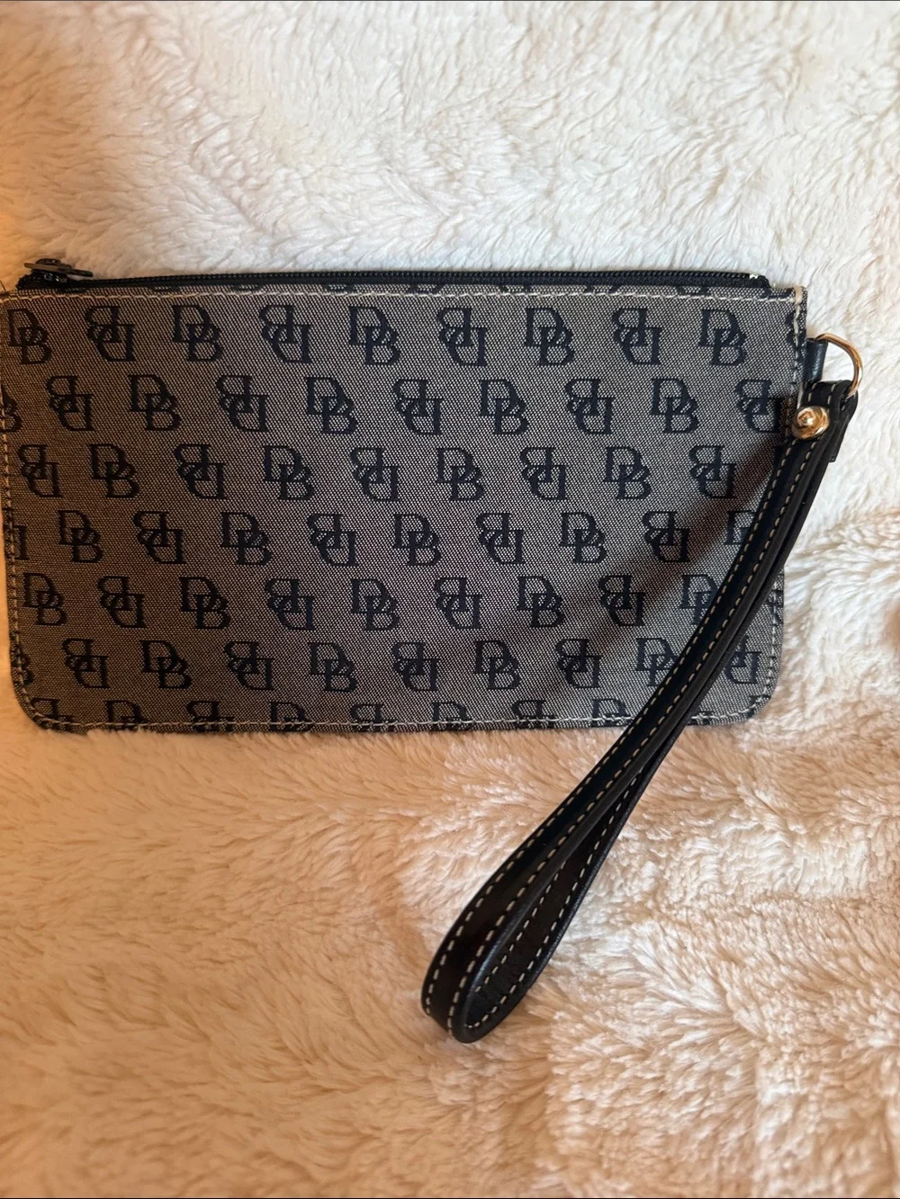 Dooney & Bourke Monogram Signature Wristlet Clutch Black Gray Canvas Leather